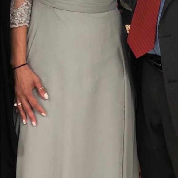 A special occasion dress - Picture 5 of 8